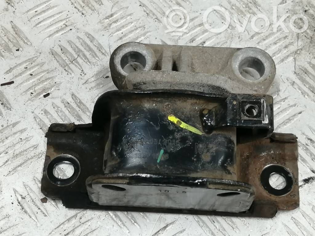Opel Corsa E Engine mount bracket 