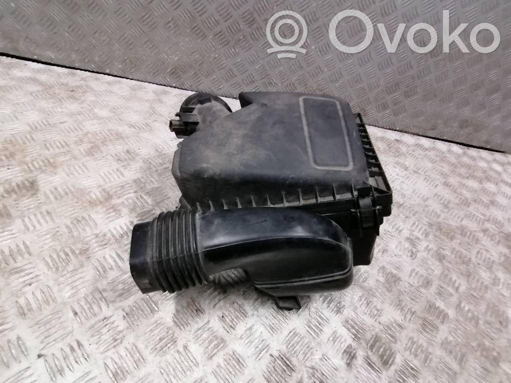 Ford Focus Air filter box 