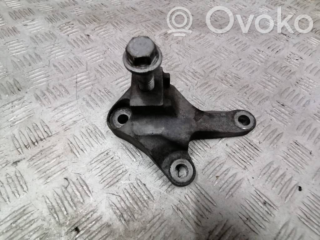 Ford Grand Tourneo Connect Engine mounting bracket 