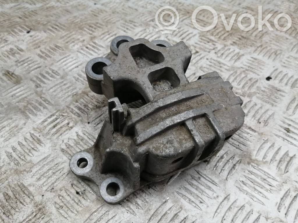 Fiat Tipo Engine mount bracket 