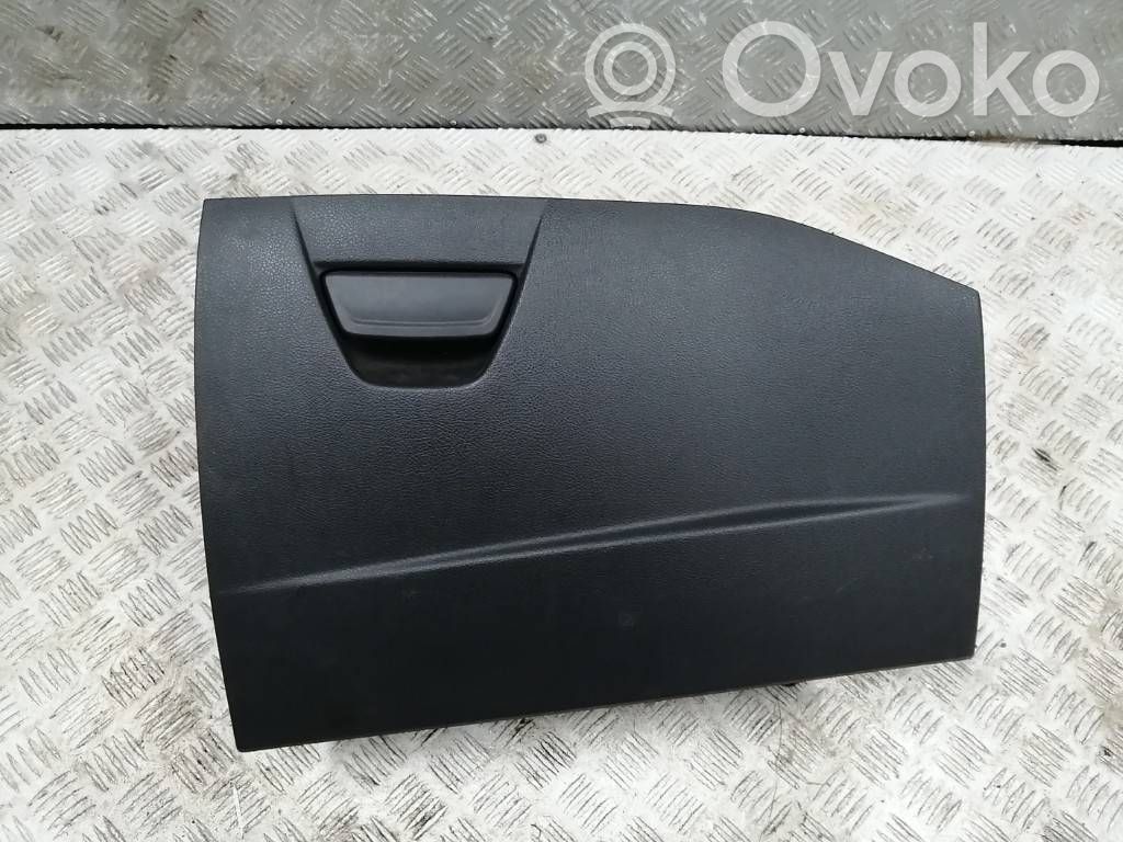 Ford Focus Daiktadėžės (bordačioko) komplektas 