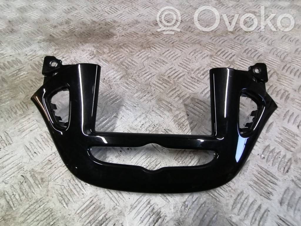 Muotolista   39050456,460029937
