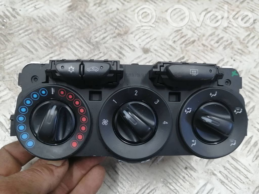 Opel Corsa E Climate control unit 