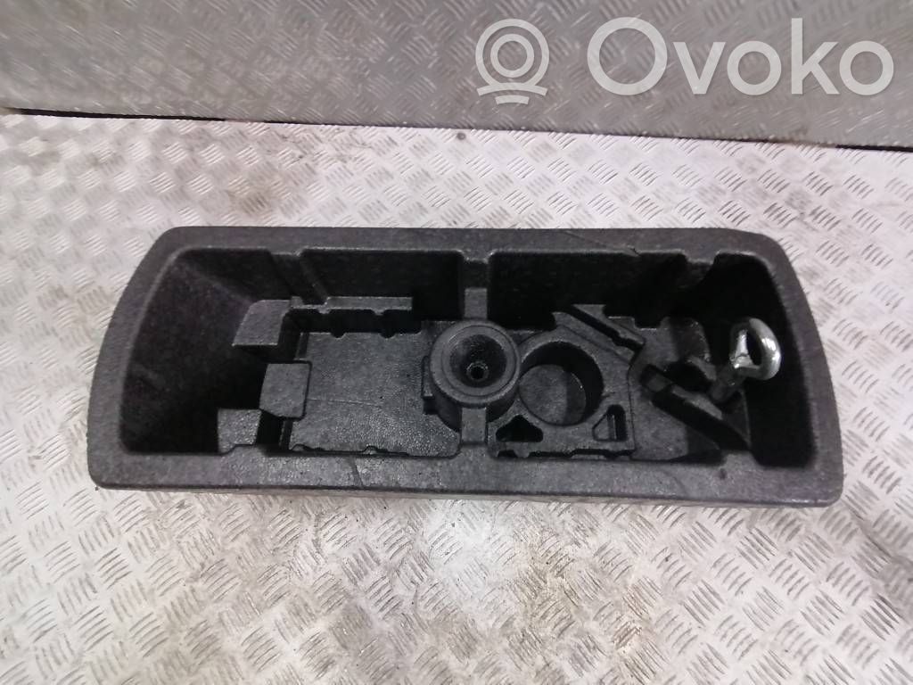 Opel Corsa E Tool box 