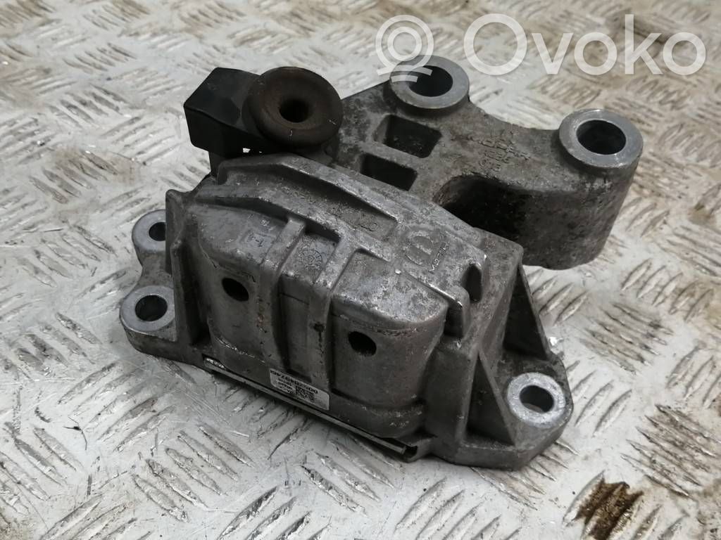 Fiat 500X Engine mount bracket 