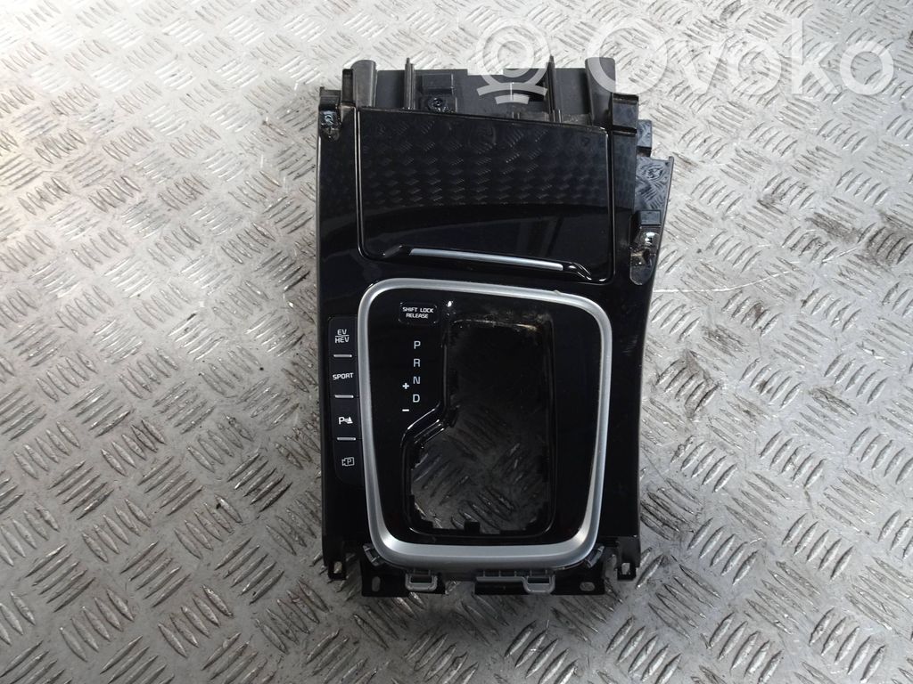 Autres éléments de console centrale   84675J7BA0