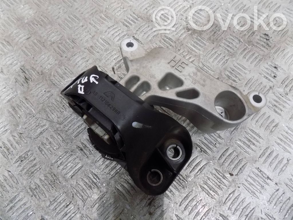 Renault Captur II Engine mounting bracket 