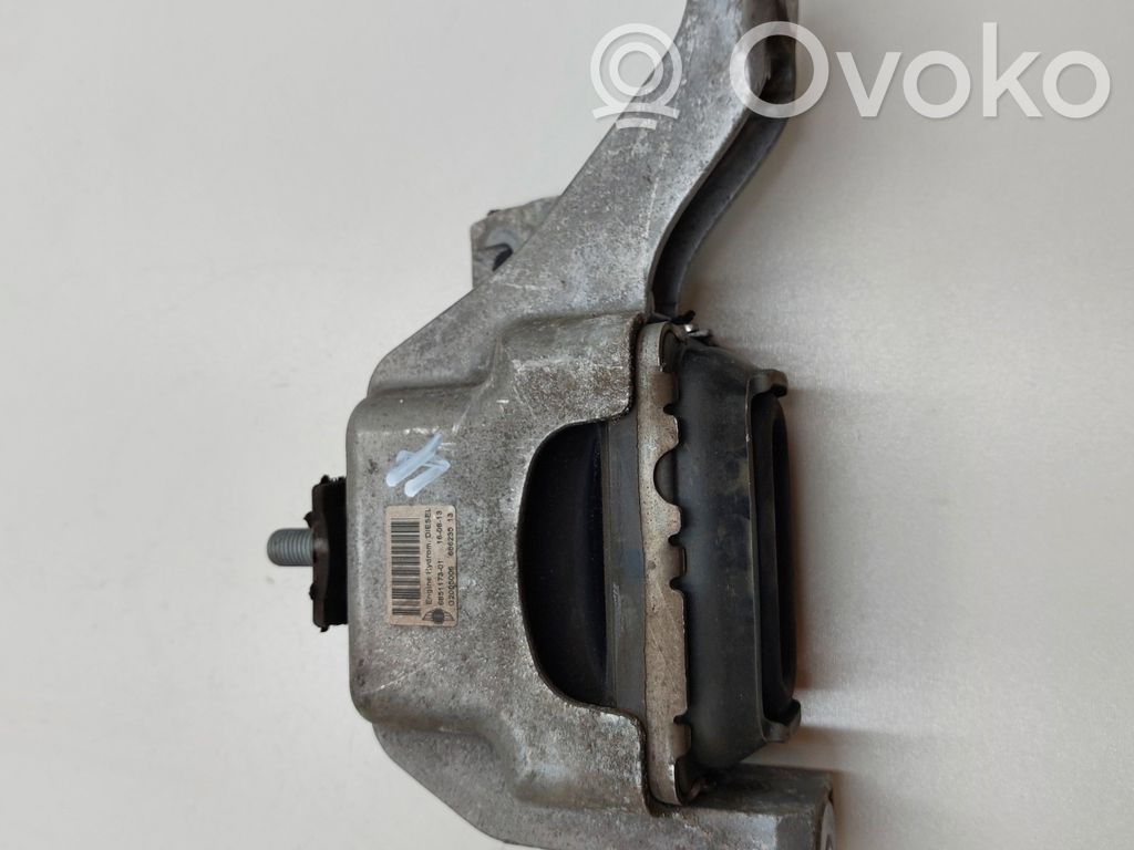 Mini Cooper Countryman R60 Engine mount bracket 