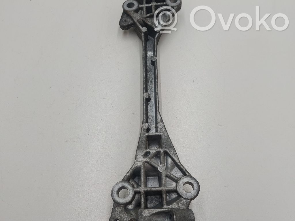 Engine mounting bracket   22116772034