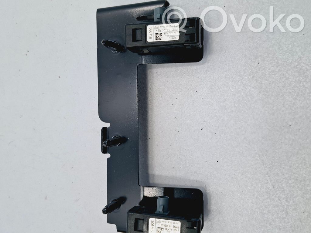 Jaguar XE Antenos stiprintuvas 