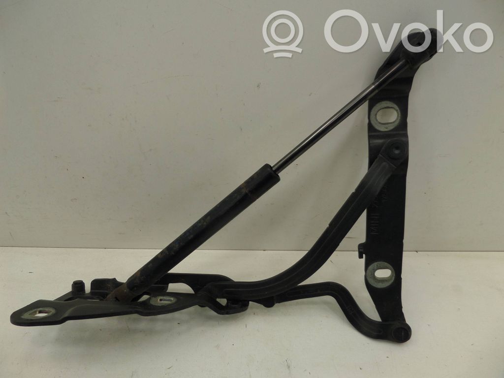 Loading door upper hinge   2758986,175445