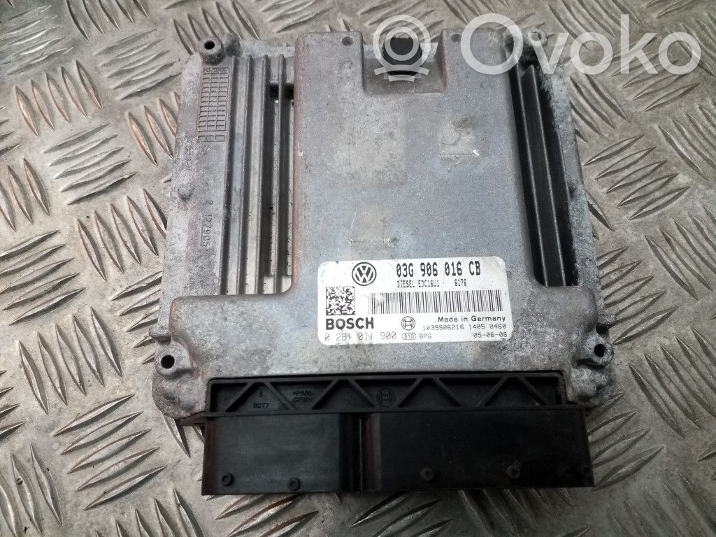 Volkswagen Golf V Motorsteuergerät ECU 