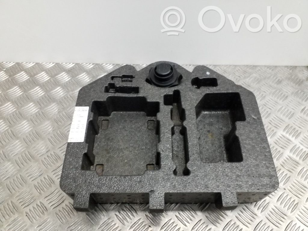 Seat Leon (5F) Caja de herramientas 