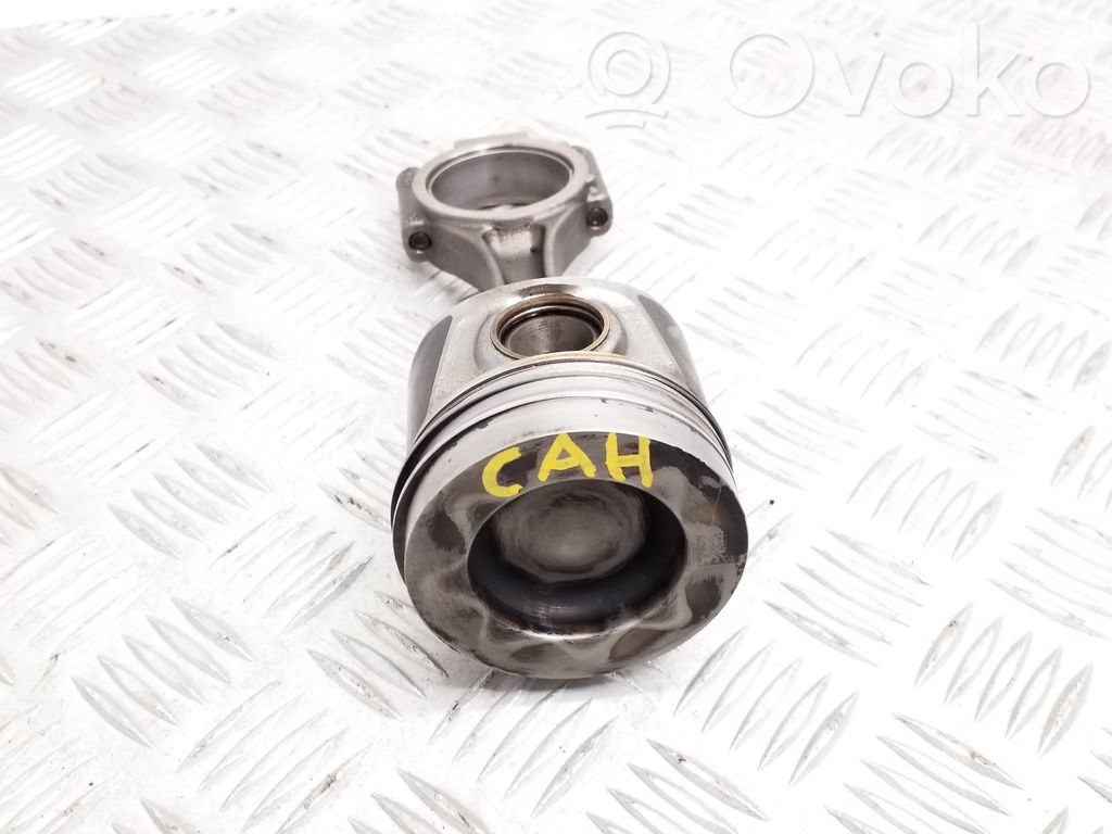 Audi A4 S4 B8 8K Tłok z korbowodem 