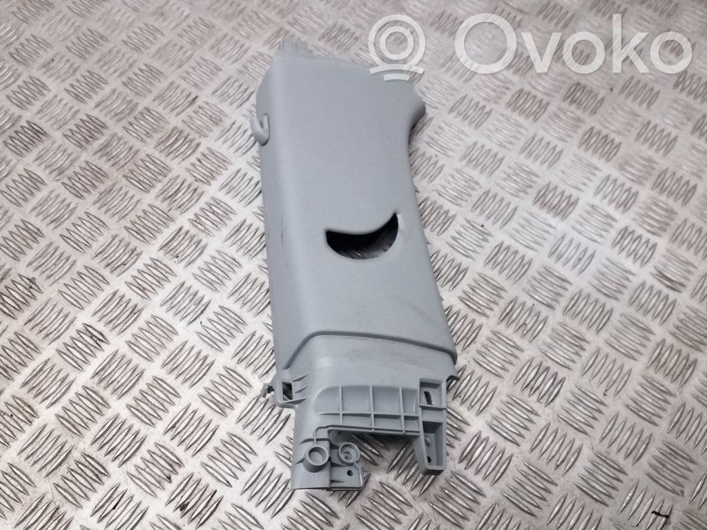Audi A1 Pilar (B) (superior) 
