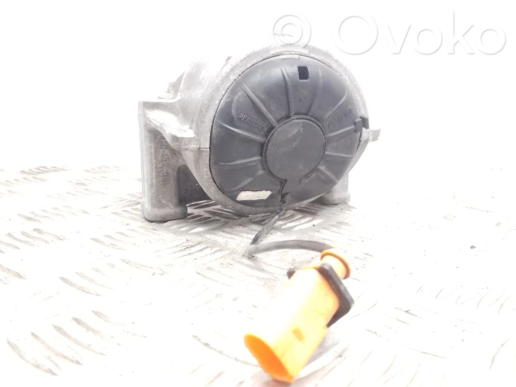 Audi A5 Sportback 8TA Engine mount bracket 