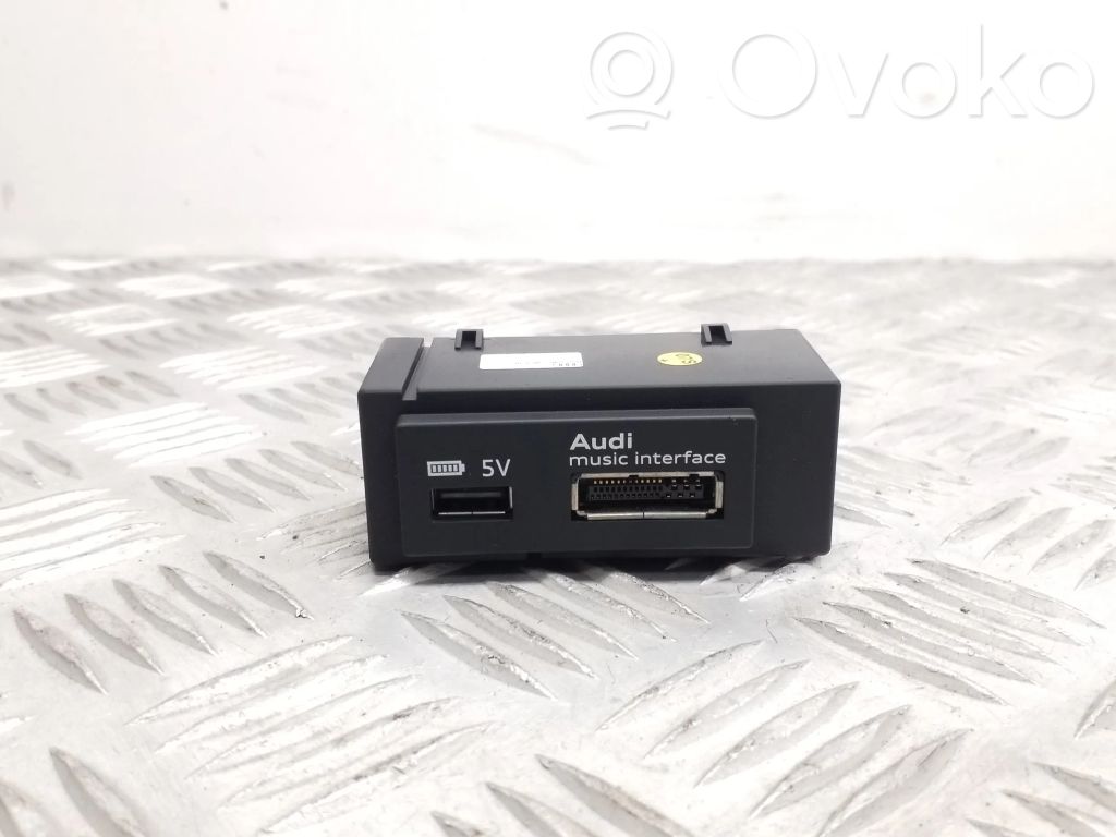 Audi A3 S3 8V Enchufe conector USB 