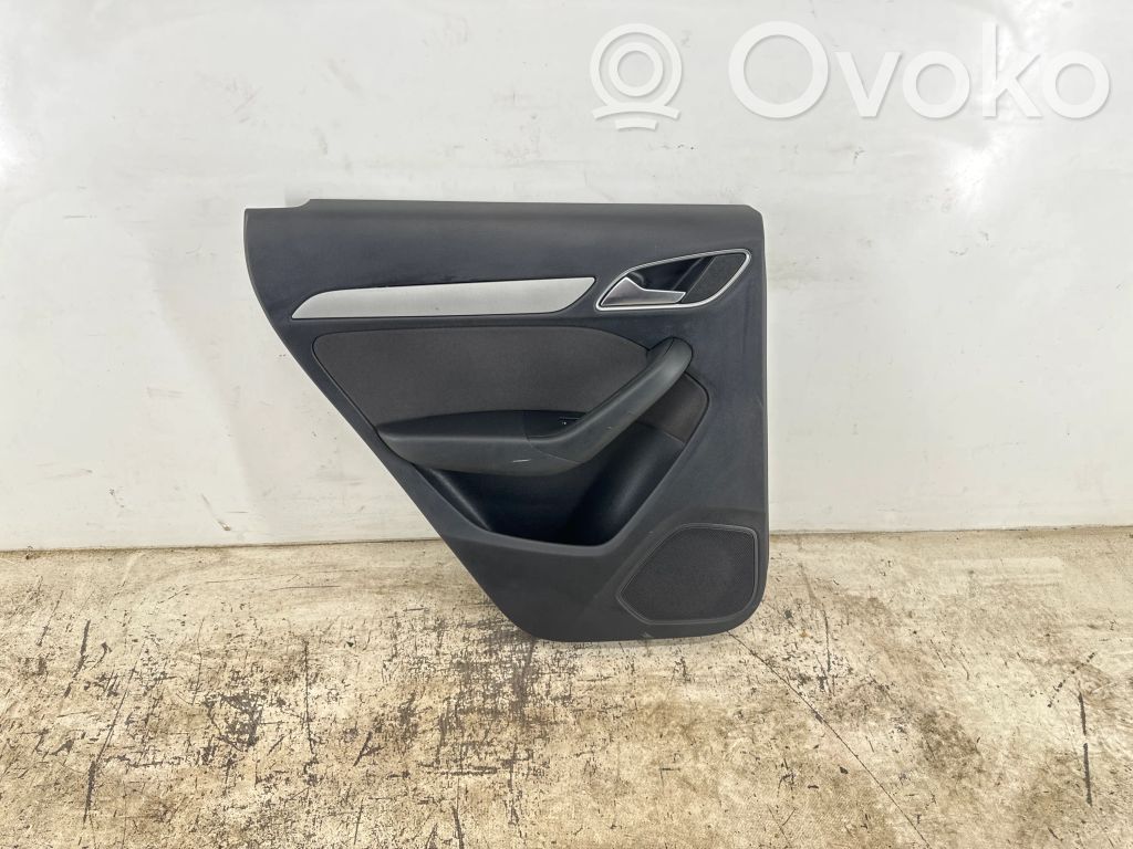 Audi Q3 8U Takaoven verhoilu 