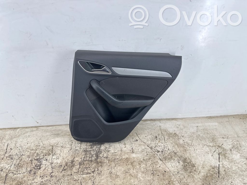 Audi Q3 8U Moldura del tarjetero de la puerta trasera 