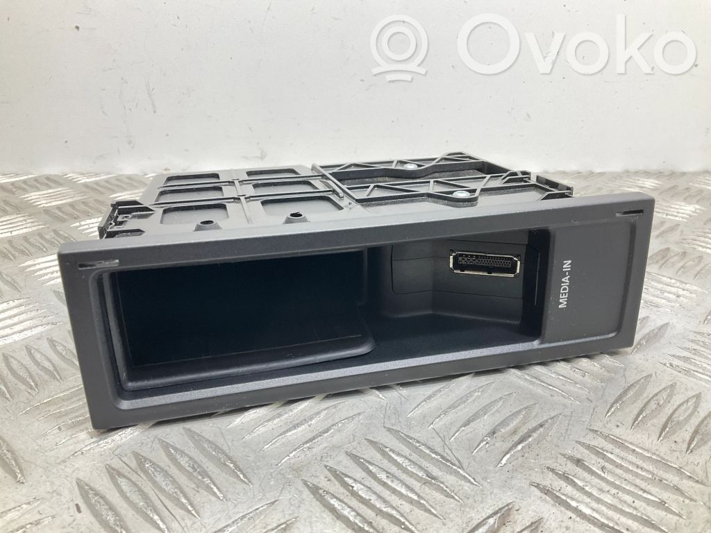 Head unit multimedia control   5N0035342A,5N0035341A