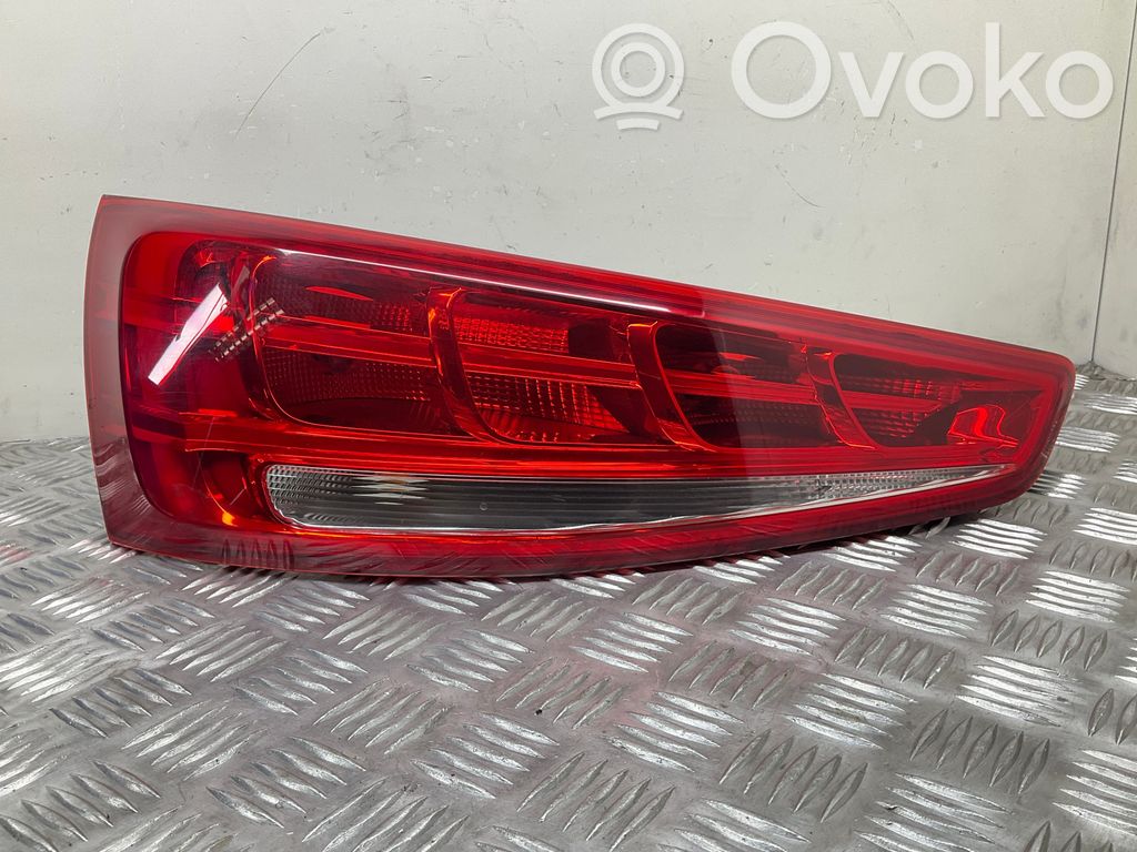 Audi Q3 8U Aizmugurējais lukturis pārsegā 