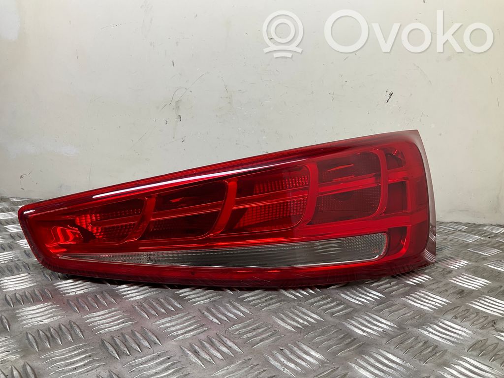Audi Q3 8U Aizmugurējais lukturis pārsegā 