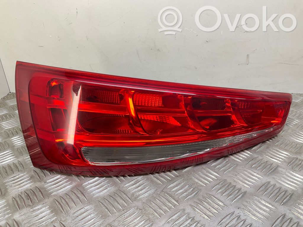 Audi Q3 8U Aizmugurējais lukturis pārsegā 