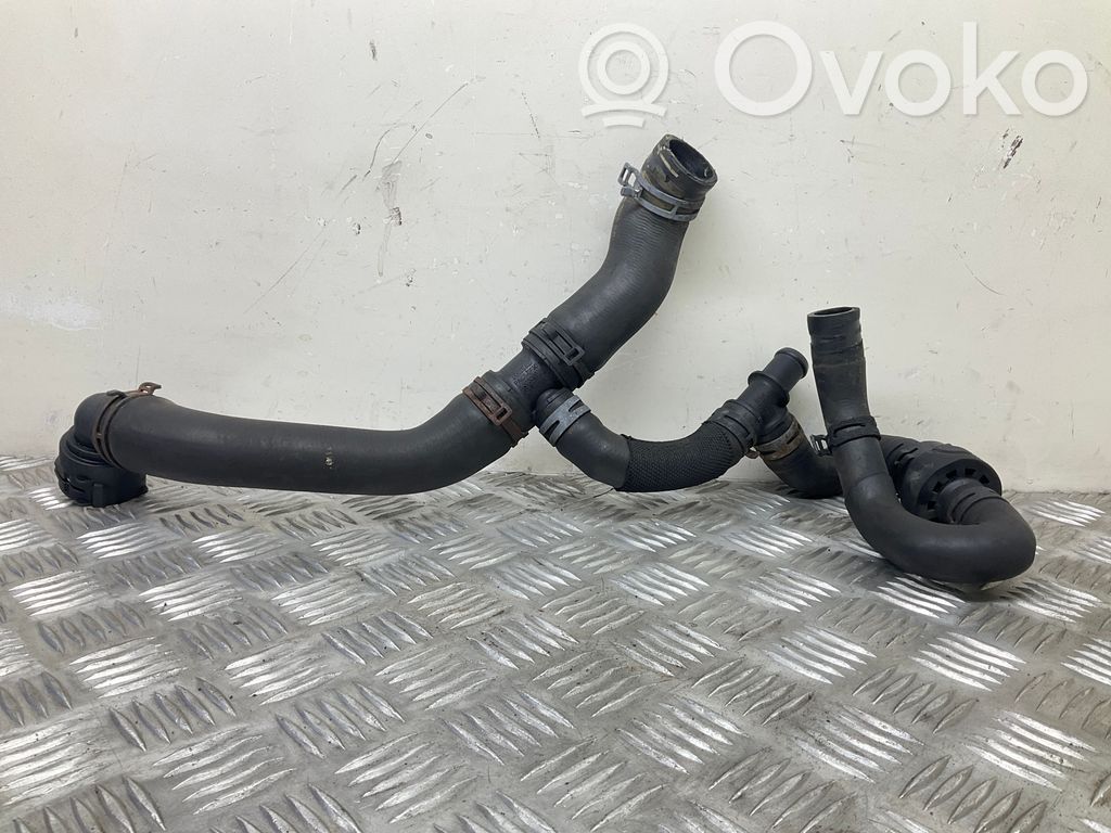Audi Q3 8U Engine coolant pipe/hose 