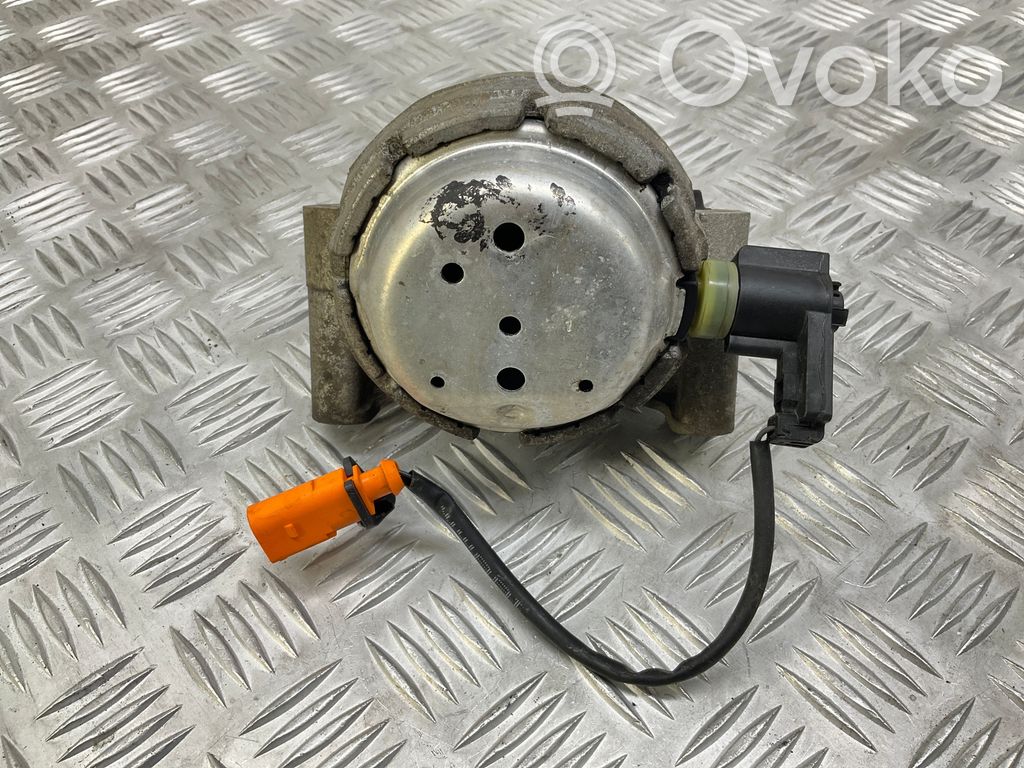 Audi A6 S6 C7 4G Engine mount bracket 