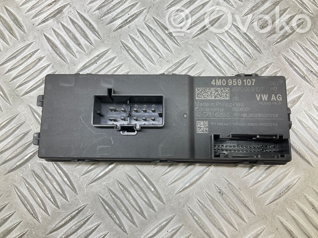 Tailgate/trunk control unit/module   4M0959107