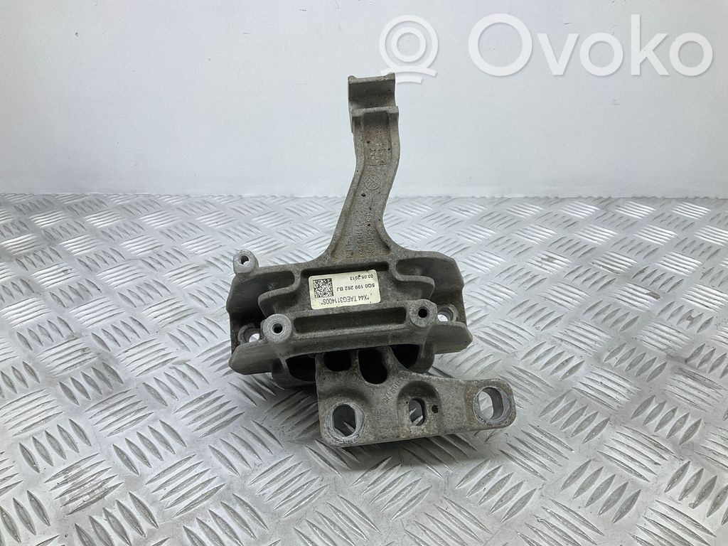 Volkswagen Golf VII Engine mount bracket 