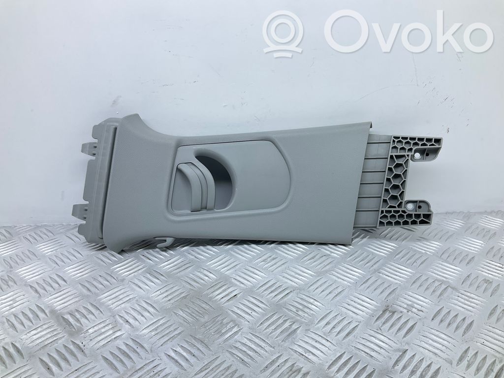 Audi A1 Pilar (B) (superior) 