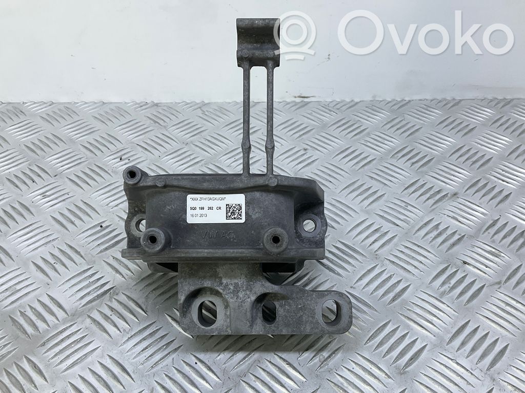Volkswagen Golf VII Engine mount bracket 