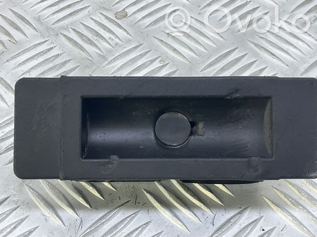 Jacking socket point   4G0802845