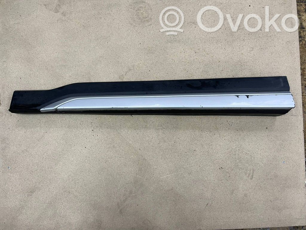 Subaru Forester SK Listón embellecedor de la puerta delantera (moldura) 
