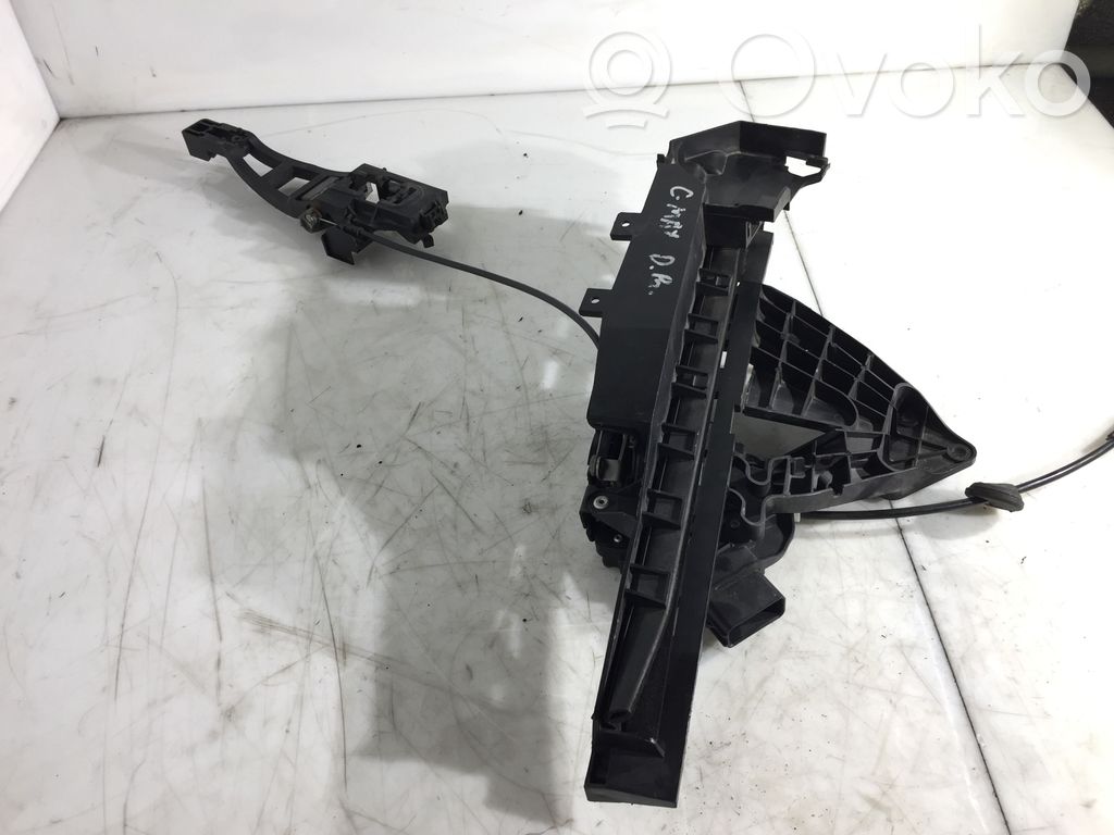 Priekšpusē slēdzene   7M5AR21812AA,3M51R224A36