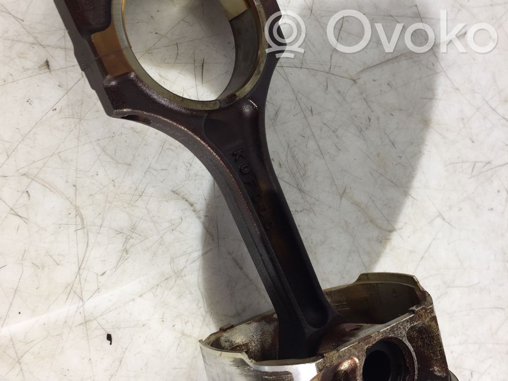 Volvo XC90 Piston with connecting rod 