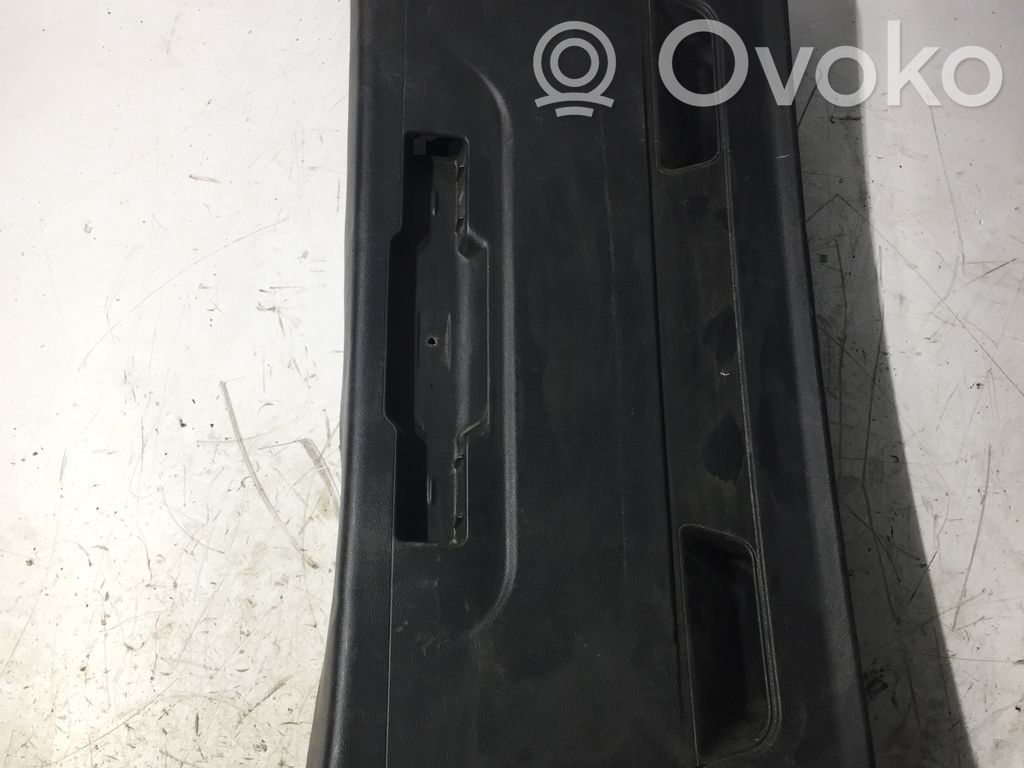 BMW 2 F45 Poszycie / Tapicerka tylnej klapy bagażnika 