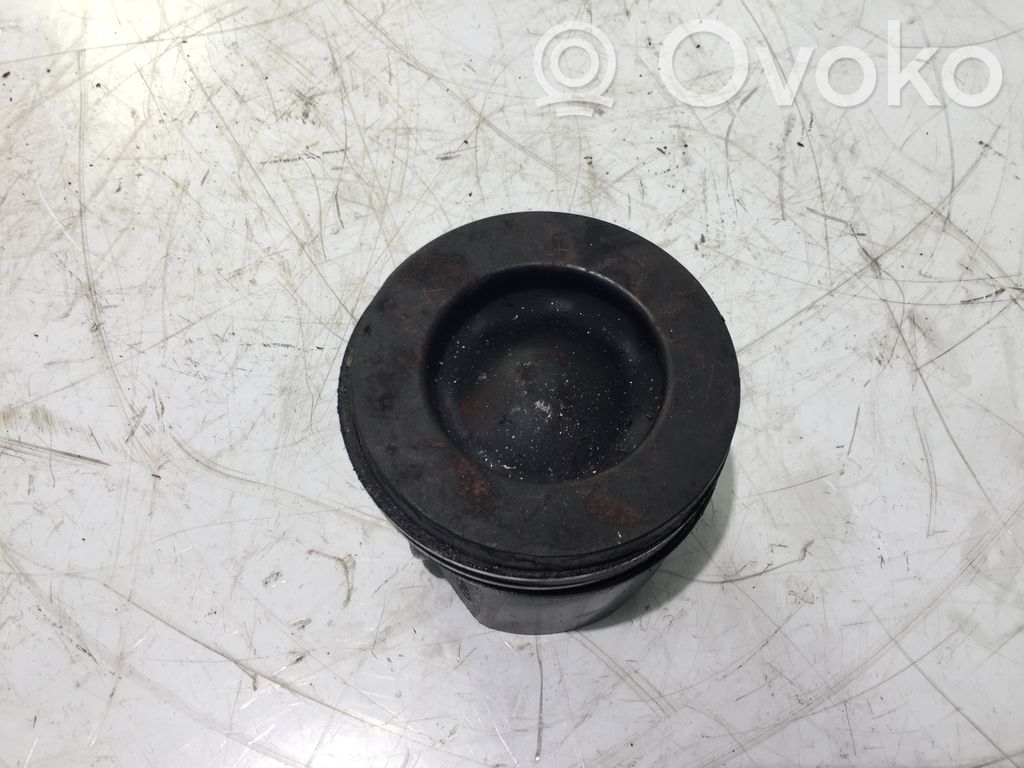Piston   FM6