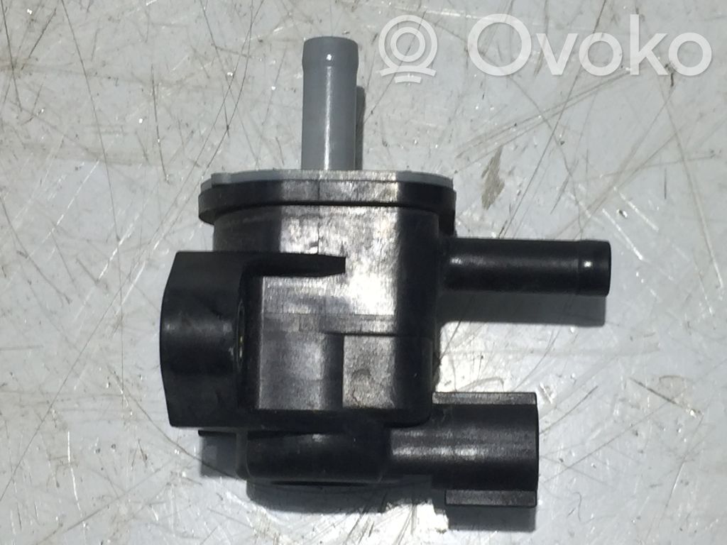 Toyota Yaris Válvula de vacío del soporte de motor 