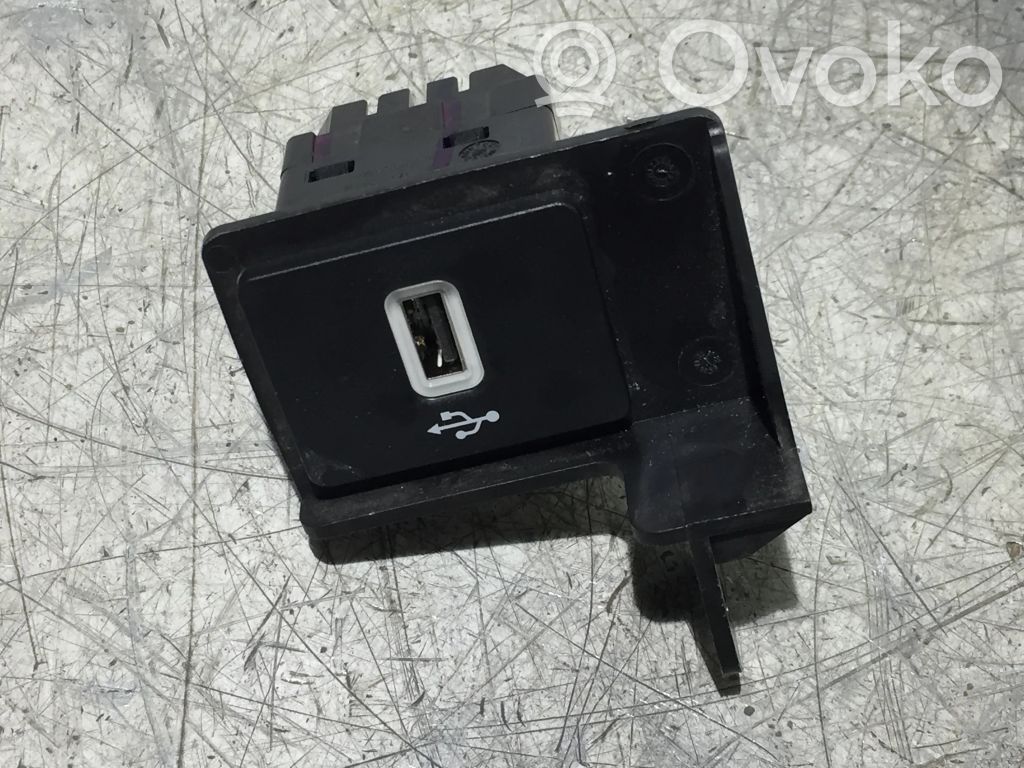 USB socket connector   JK2T14F014AB,28819152292,JT7614D210AA35B8