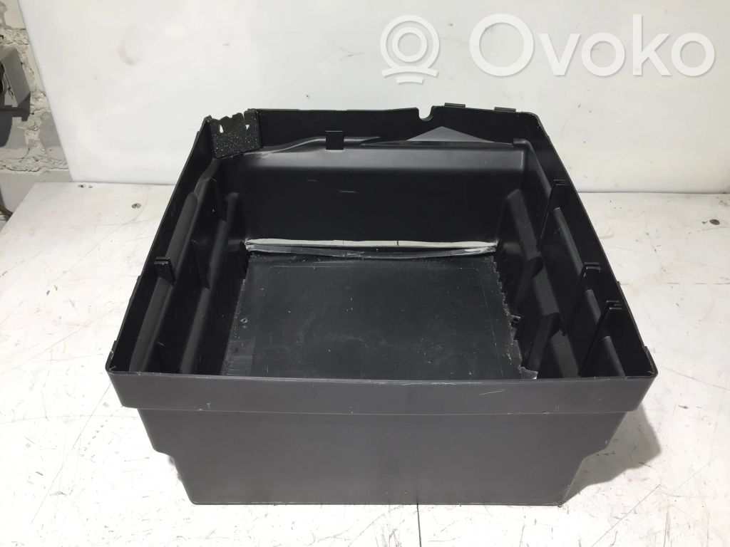 Ford Transit Custom Akkulaatikon alusta 
