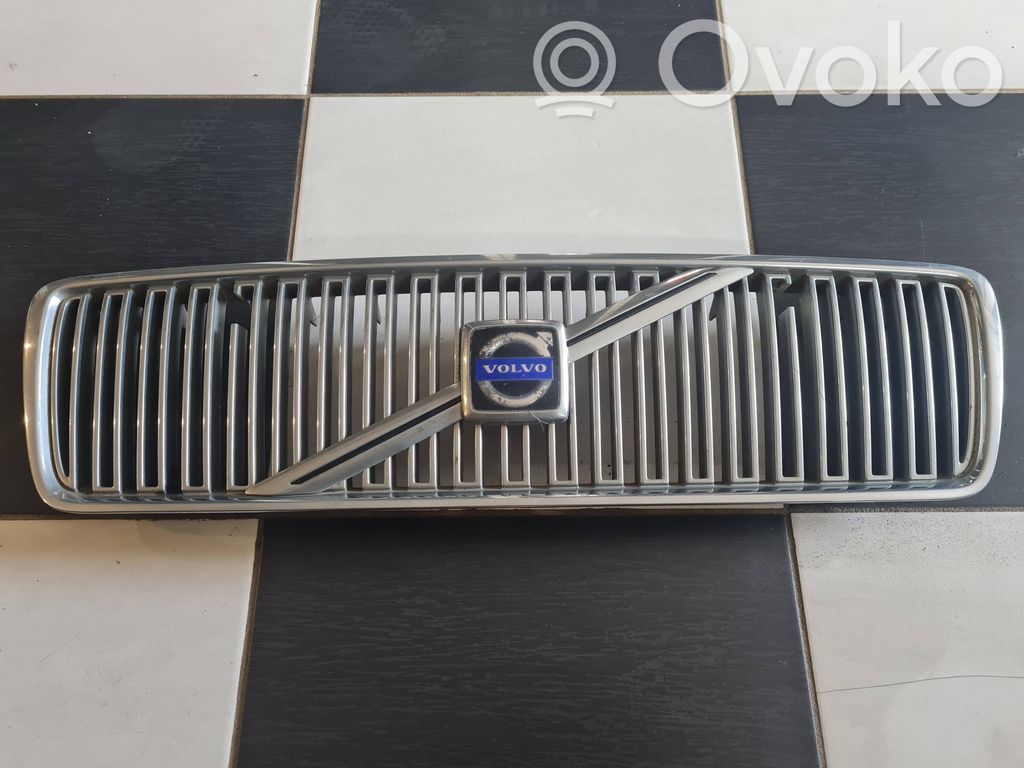 Volvo S80 Augšējais režģis 