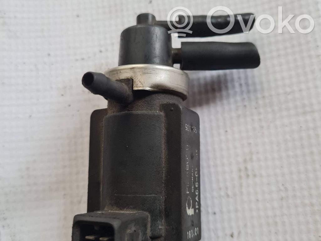 Audi A4 S4 B5 8D Electroválvula del turbo 