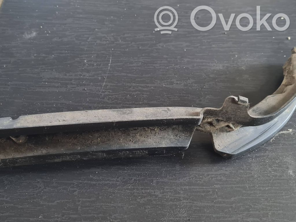 Volkswagen PASSAT B6 Front bumper mounting bracket 