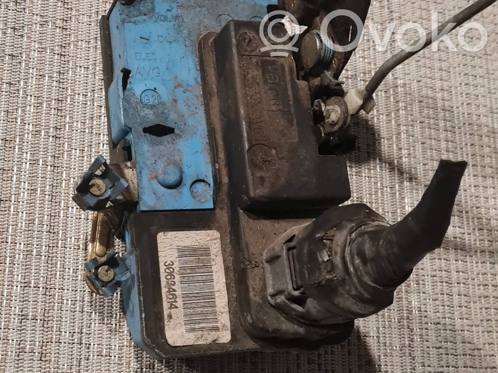 Volvo V70 Front door lock 