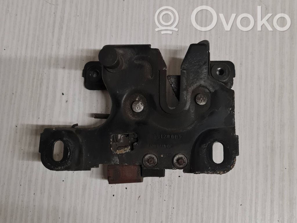 Audi A6 S6 C5 4B Dzinēja pārsega slēdzene 