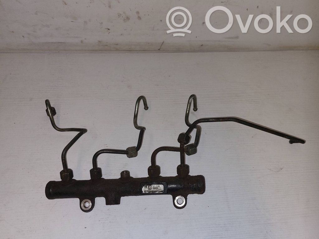 Volvo V50 Fuel main line pipe 