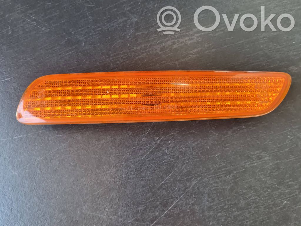 Volvo S40, V40 Semnalizator bară față 
