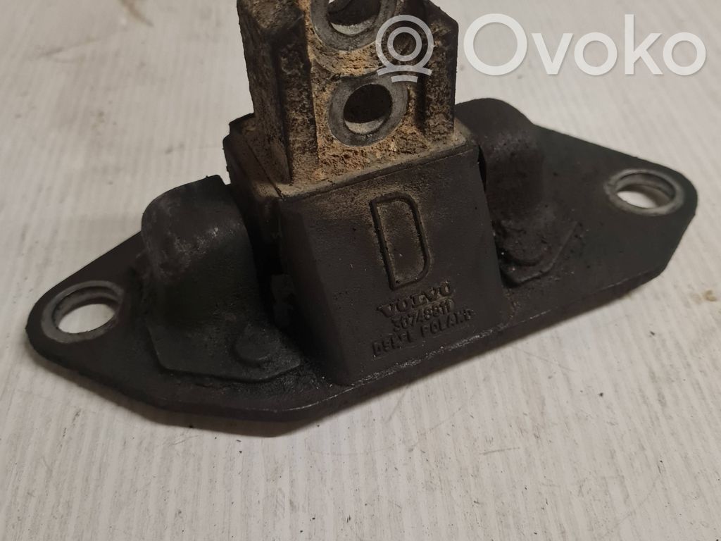 Volvo V70 Dzinēja spilvens 